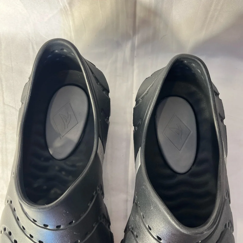 Sperry Top Sider Water Strider( beach ,pool) Black & Grey Slip On Shoe M 7 W 8